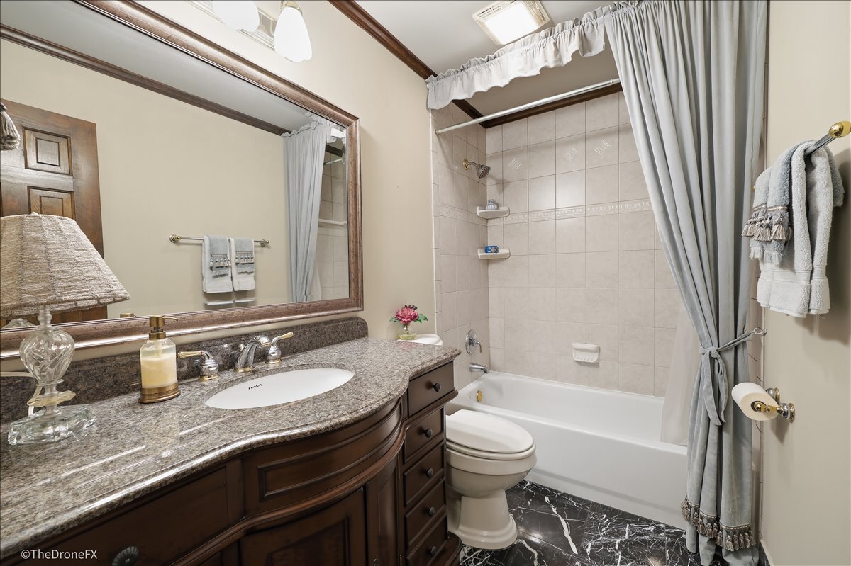 22W324 Mccarron Road Glen Ellyn IL 60137