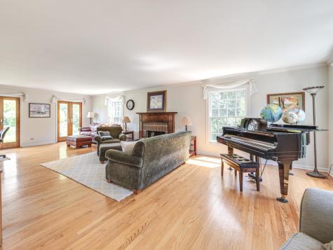 1900 Hickory Knoll Drive Deerfield IL 60015