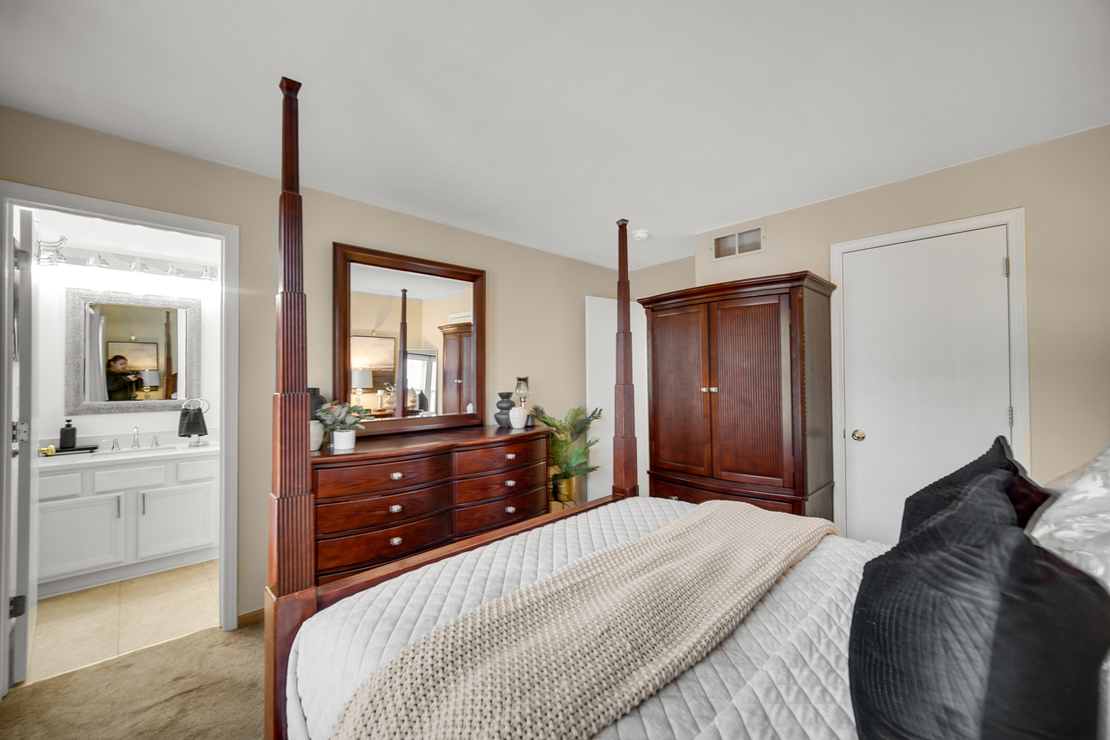 2426 Courtyard Circle Aurora IL 60506