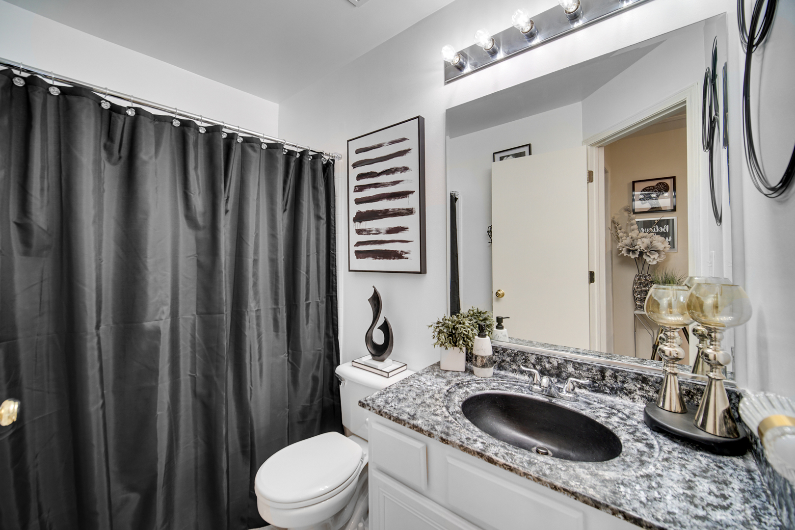 2426 Courtyard Circle Aurora IL 60506