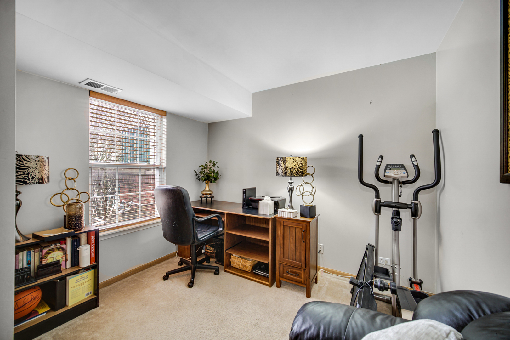 2426 Courtyard Circle Aurora IL 60506