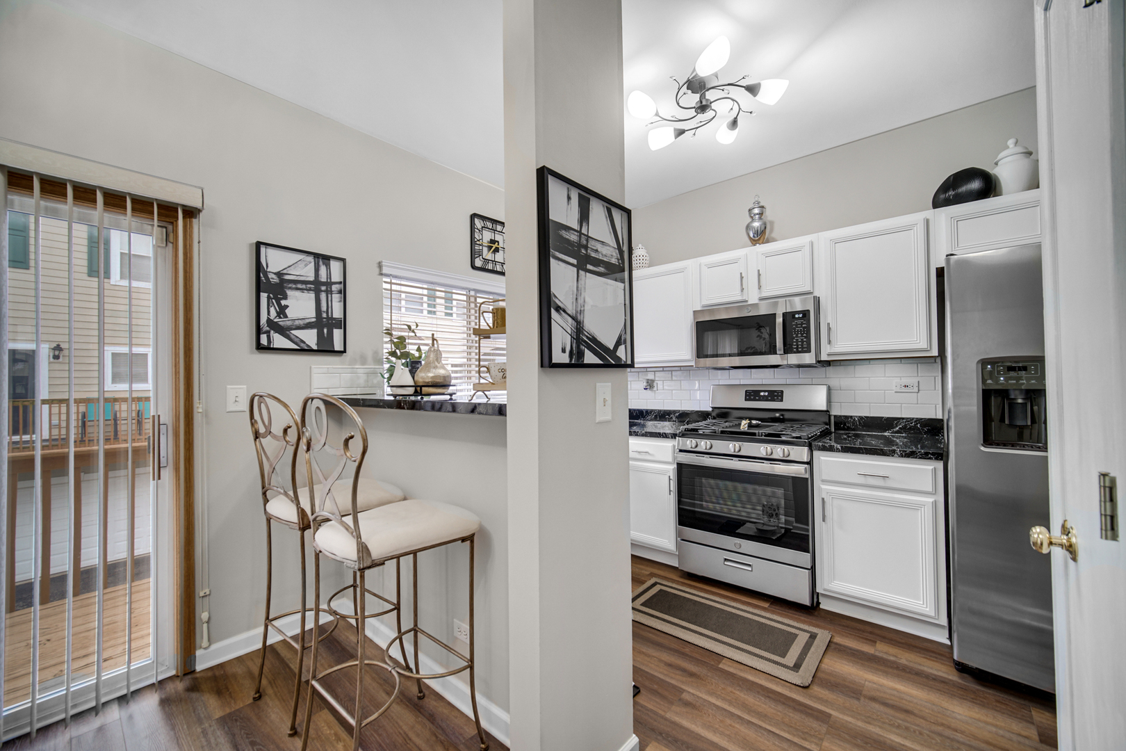 2426 Courtyard Circle Aurora IL 60506