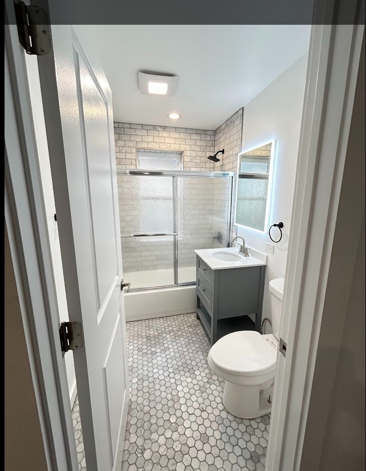 8018 South Laflin Street Chicago IL 60620