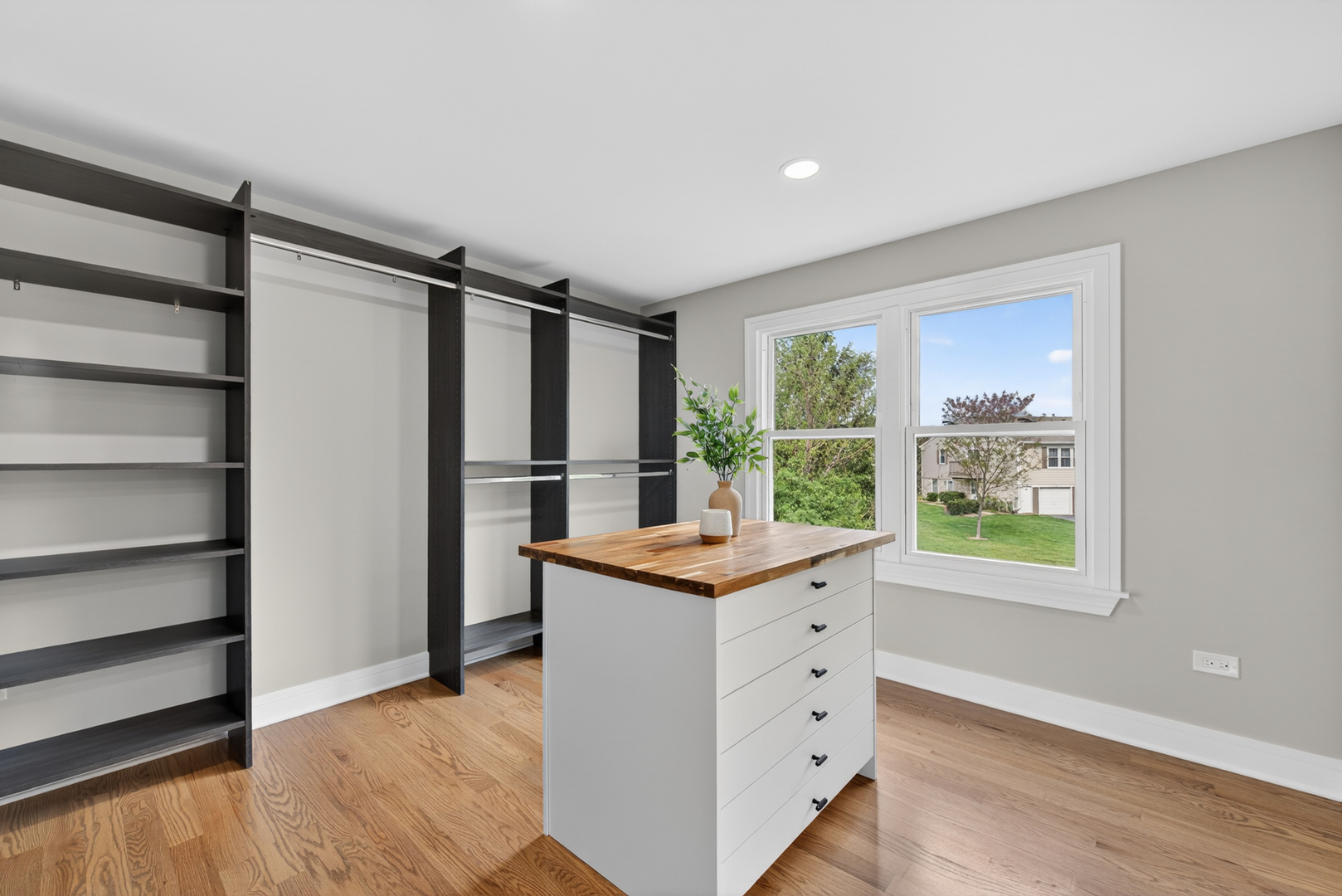 1134 Jamestown Court Schaumburg IL 60193