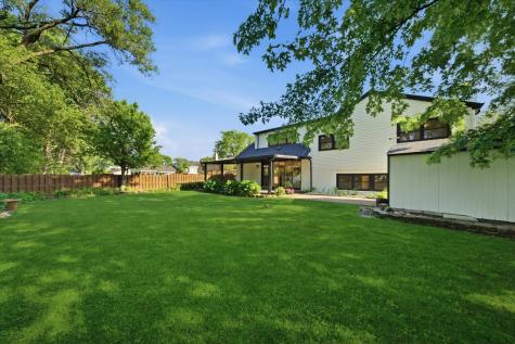 12 West Pickwick Road Arlington Heights IL 60005