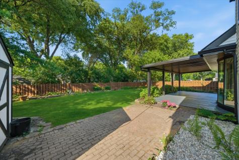 12 West Pickwick Road Arlington Heights IL 60005