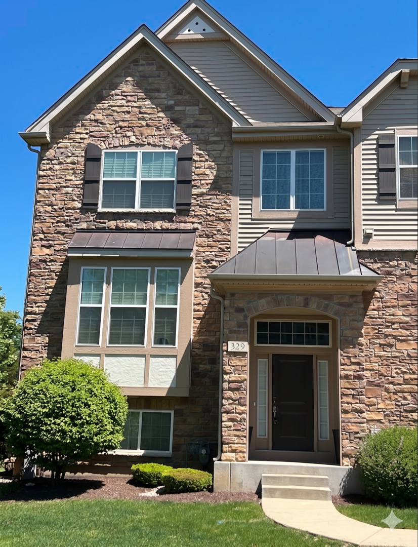 329 Bennett Drive Carol Stream IL 60188