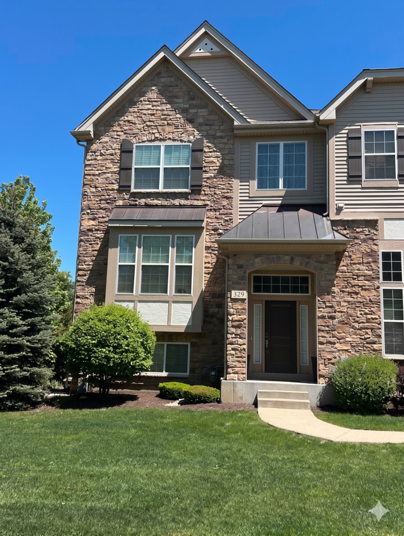329 Bennett Drive Carol Stream IL 60188