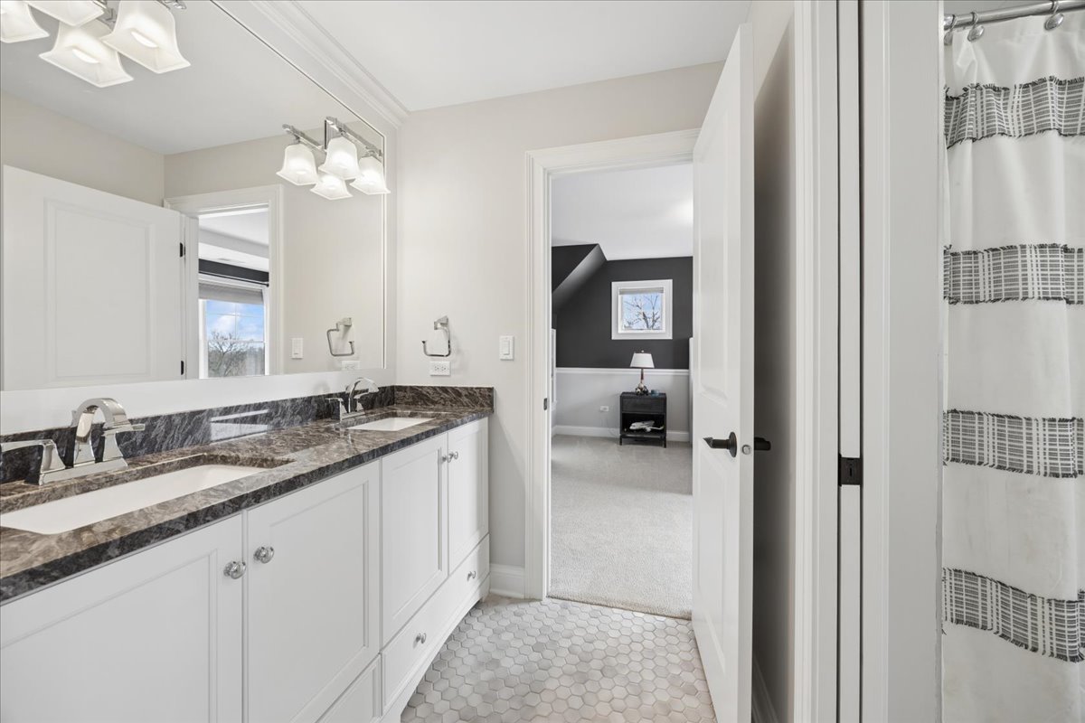 4620 Stonewall Avenue Downers Grove IL 60515
