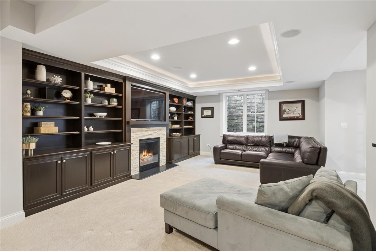 4620 Stonewall Avenue Downers Grove IL 60515