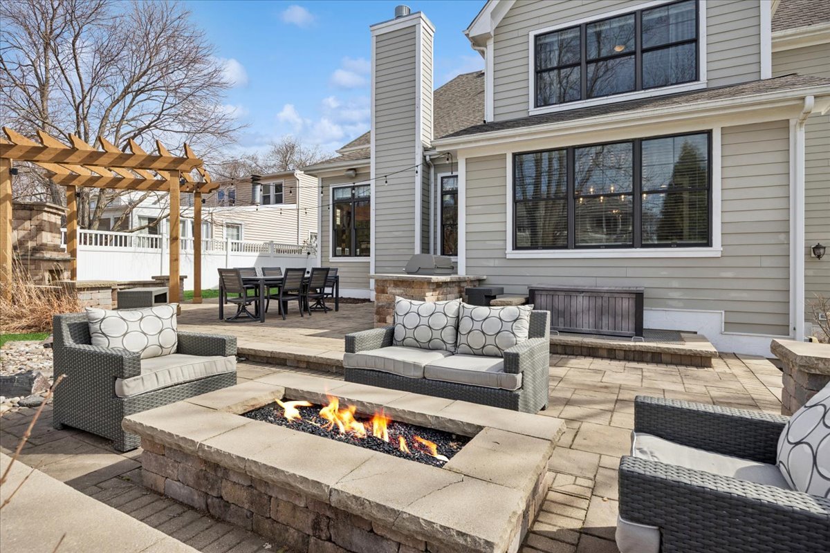 4620 Stonewall Avenue Downers Grove IL 60515
