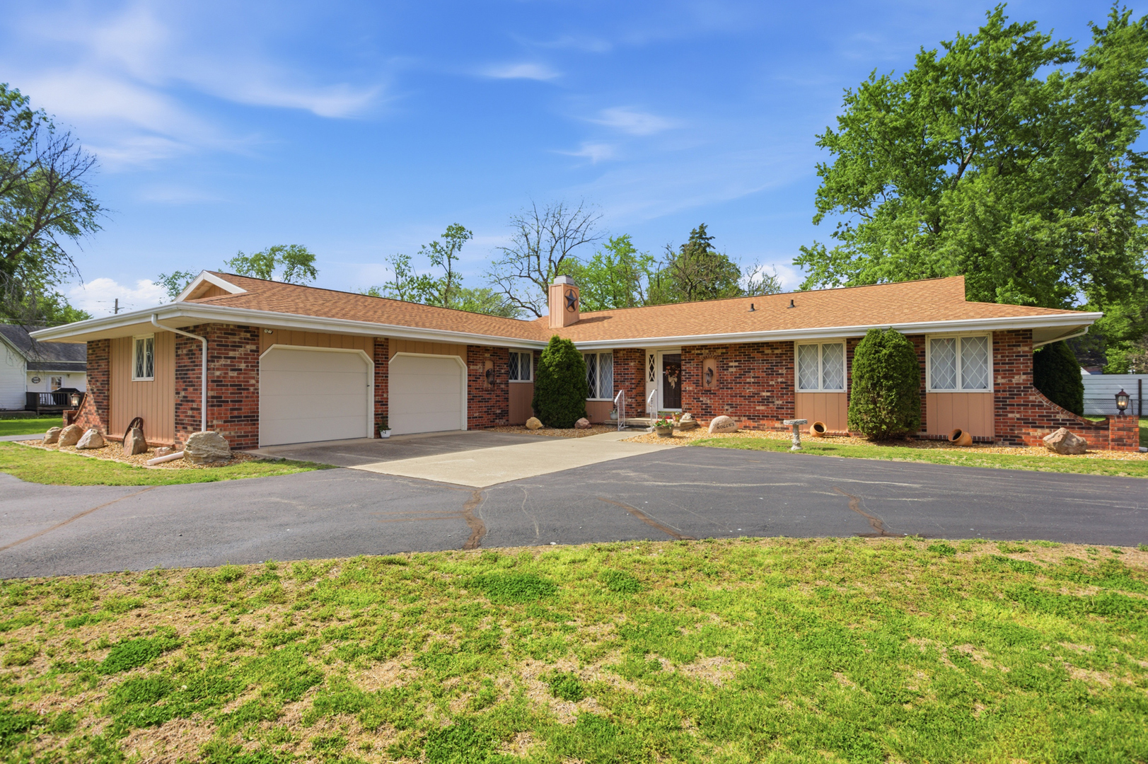 208 Water Street Kansas IL 61933