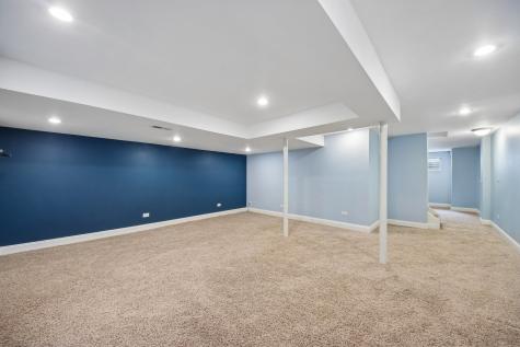 254 West Holly Court Round Lake IL 60073