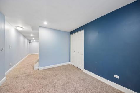 254 West Holly Court Round Lake IL 60073
