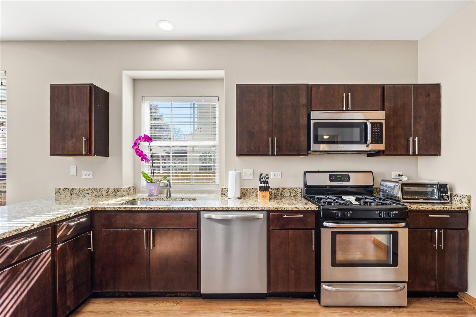 402 South Palmer Drive Bolingbrook IL 60490