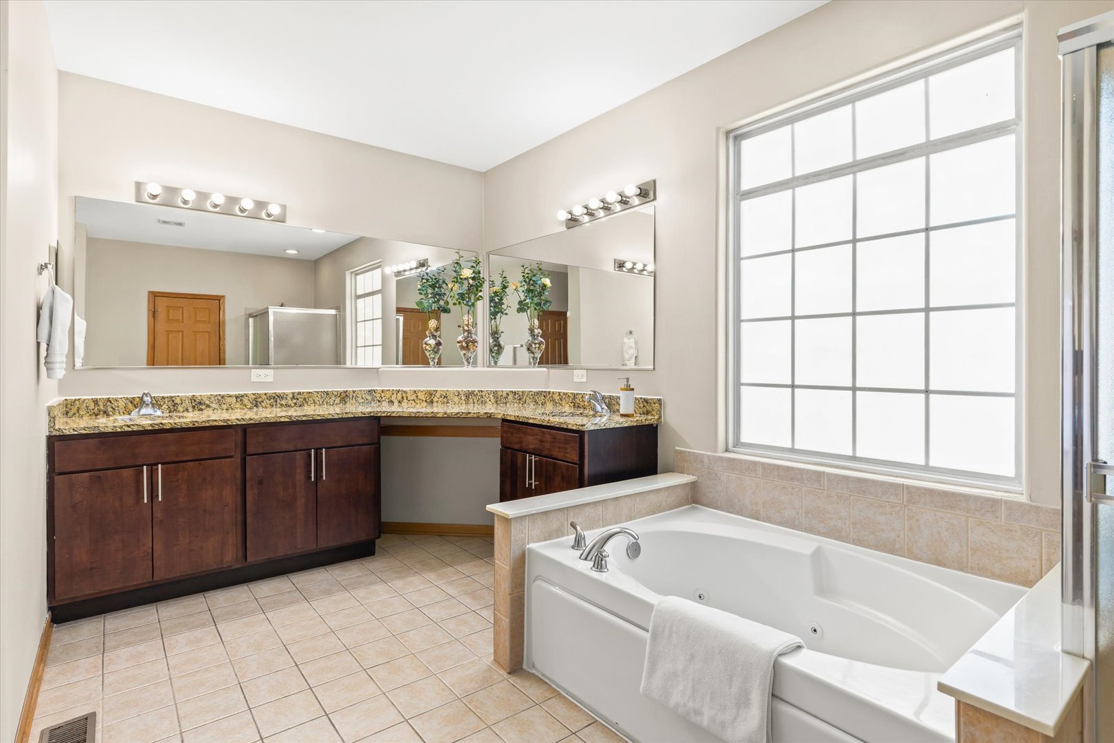 402 South Palmer Drive Bolingbrook IL 60490