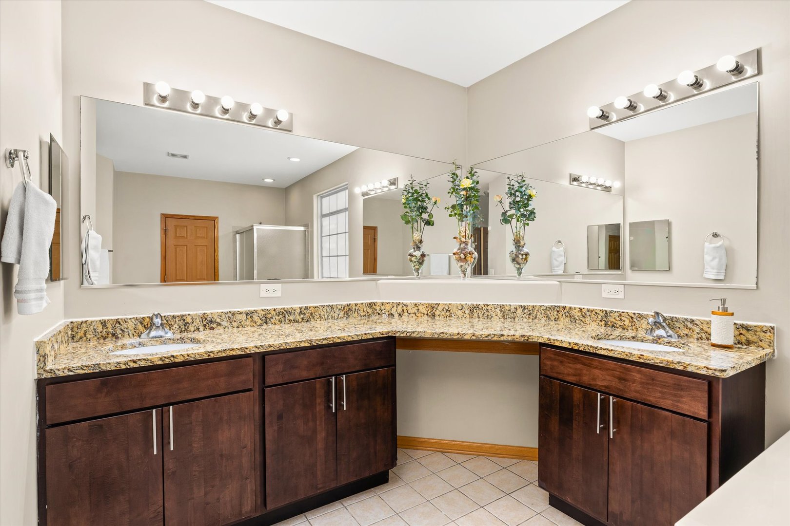 402 South Palmer Drive Bolingbrook IL 60490