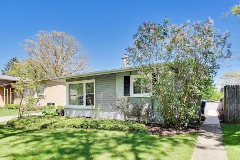 1153 Kenton Road Deerfield IL 60015