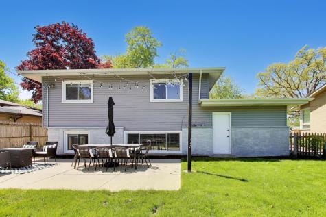 1153 Kenton Road Deerfield IL 60015
