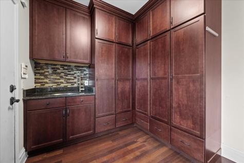3390 Whirlaway Drive Northbrook IL 60062