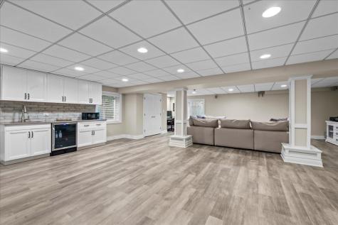 3390 Whirlaway Drive Northbrook IL 60062