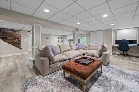 3390 Whirlaway Drive Northbrook IL 60062