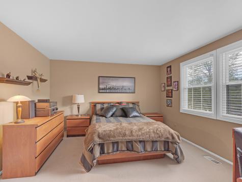 5 Knight Hill Lane Buffalo Grove IL 60089