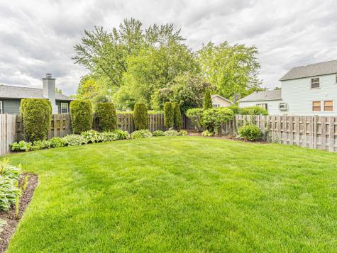 5 Knight Hill Lane Buffalo Grove IL 60089