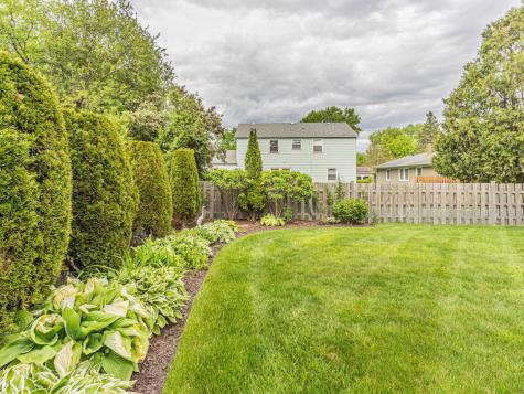 5 Knight Hill Lane Buffalo Grove IL 60089
