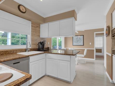 5 Knight Hill Lane Buffalo Grove IL 60089