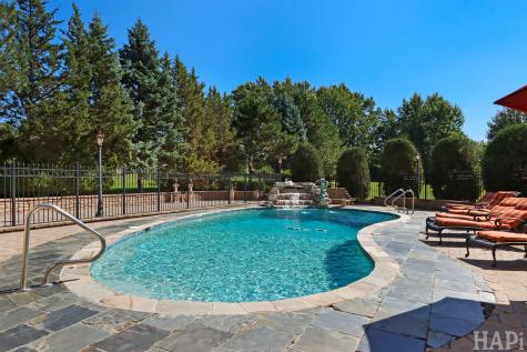 1 Pacer Trail South Barrington IL 60010