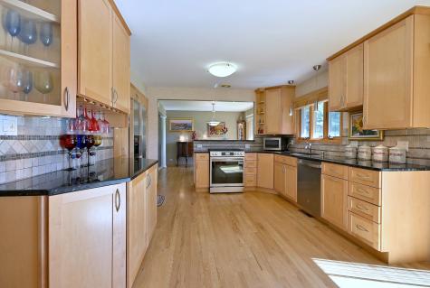 9S631 William Drive Burr Ridge IL 60527