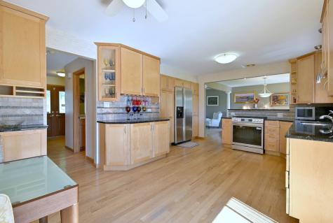9S631 William Drive Burr Ridge IL 60527