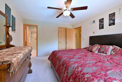 9S631 William Drive Burr Ridge IL 60527
