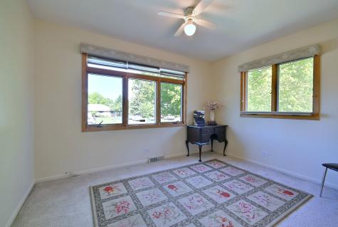 9S631 William Drive Burr Ridge IL 60527