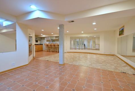 9S631 William Drive Burr Ridge IL 60527