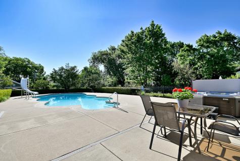 9S631 William Drive Burr Ridge IL 60527