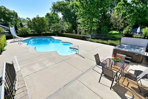 9S631 William Drive Burr Ridge IL 60527