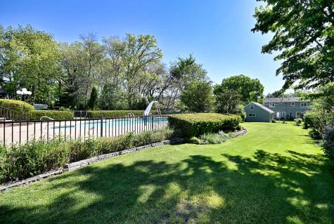 9S631 William Drive Burr Ridge IL 60527