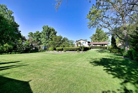 9S631 William Drive Burr Ridge IL 60527