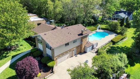 9S631 William Drive Burr Ridge IL 60527