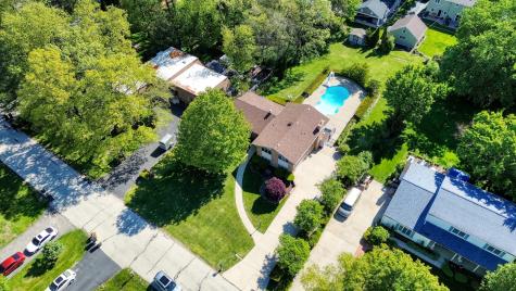 9S631 William Drive Burr Ridge IL 60527