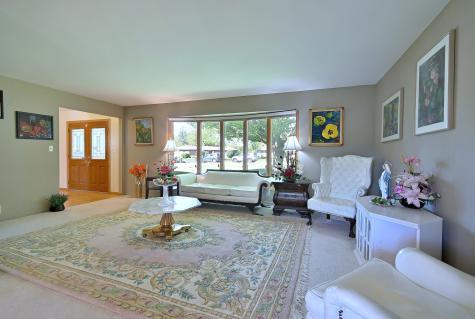 9S631 William Drive Burr Ridge IL 60527
