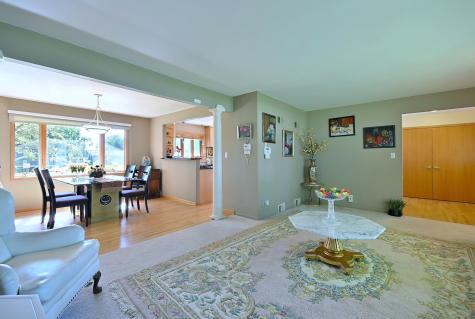 9S631 William Drive Burr Ridge IL 60527