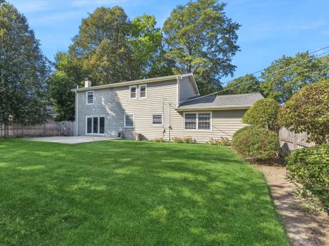 156 Blueberry Road Libertyville IL 60048