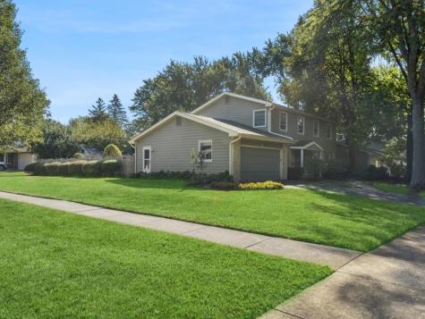 156 Blueberry Road Libertyville IL 60048