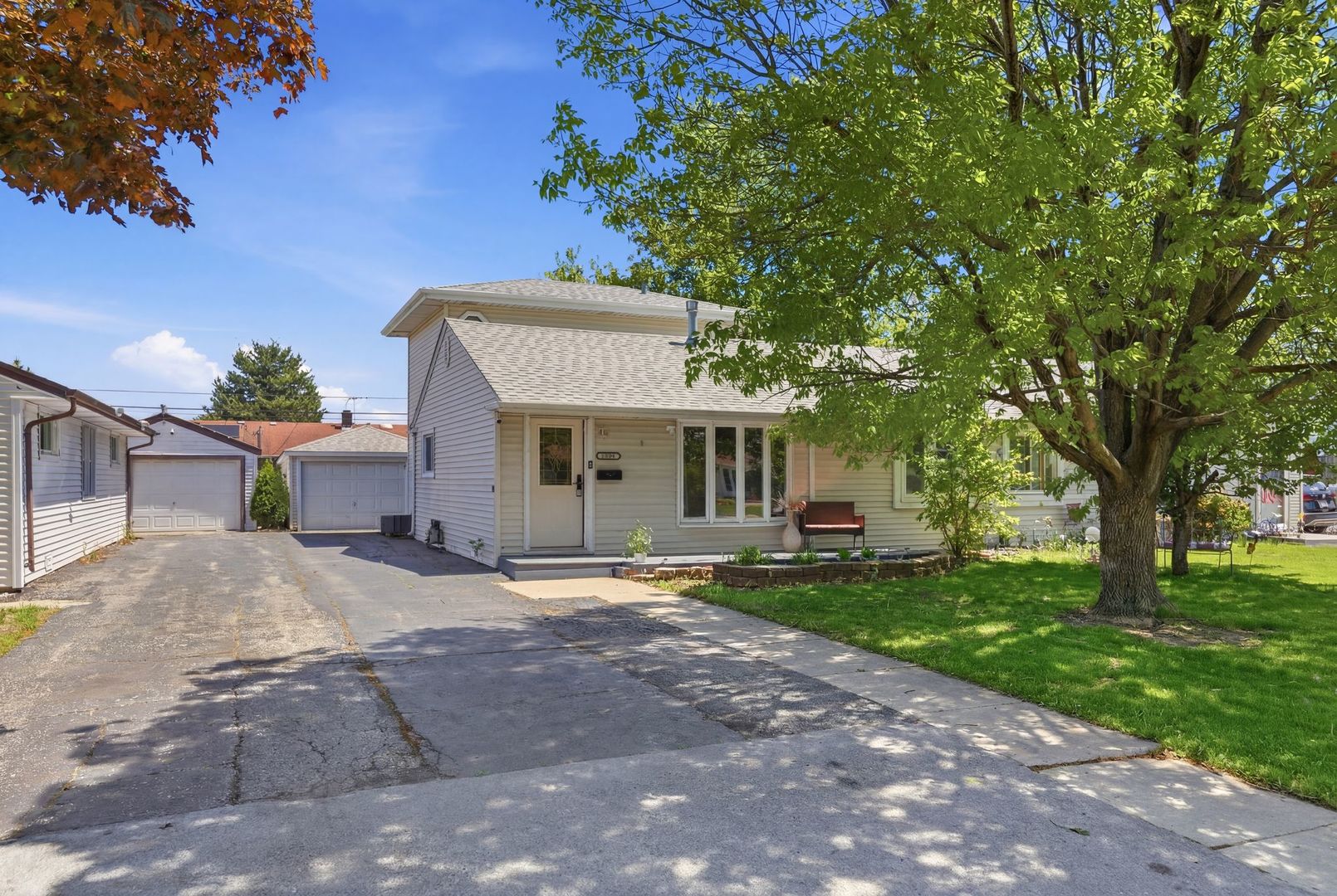 8753 South Kostner Avenue Hometown IL 60456