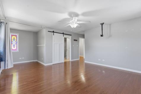 8753 South Kostner Avenue Hometown IL 60456
