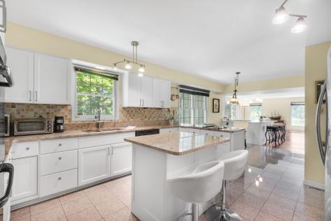7 Willow Bay Drive South Barrington IL 60010