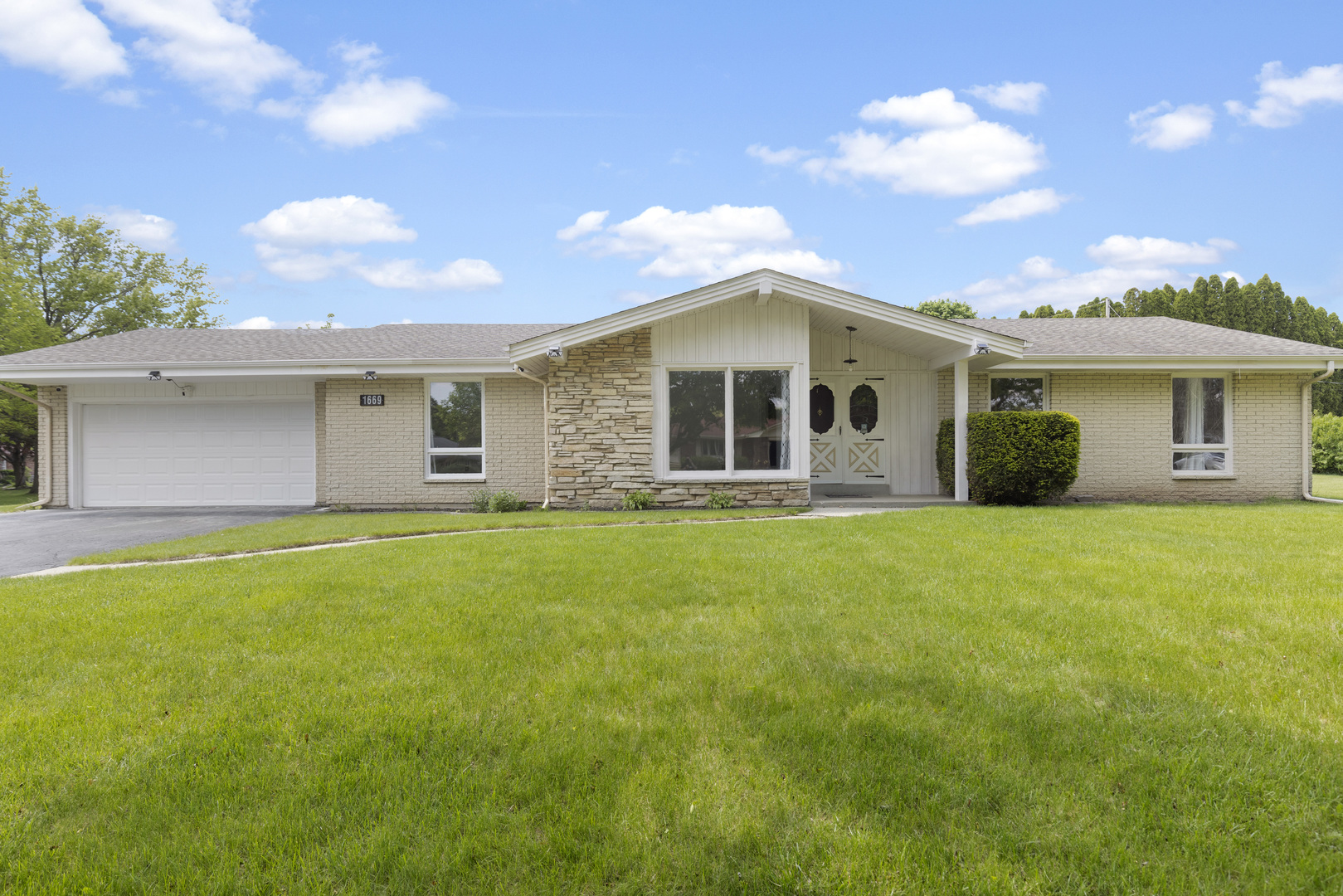 1669 Telemark Drive Rockford IL 61108